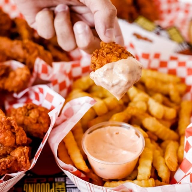 6 Piece Chicken Nugget Basket.